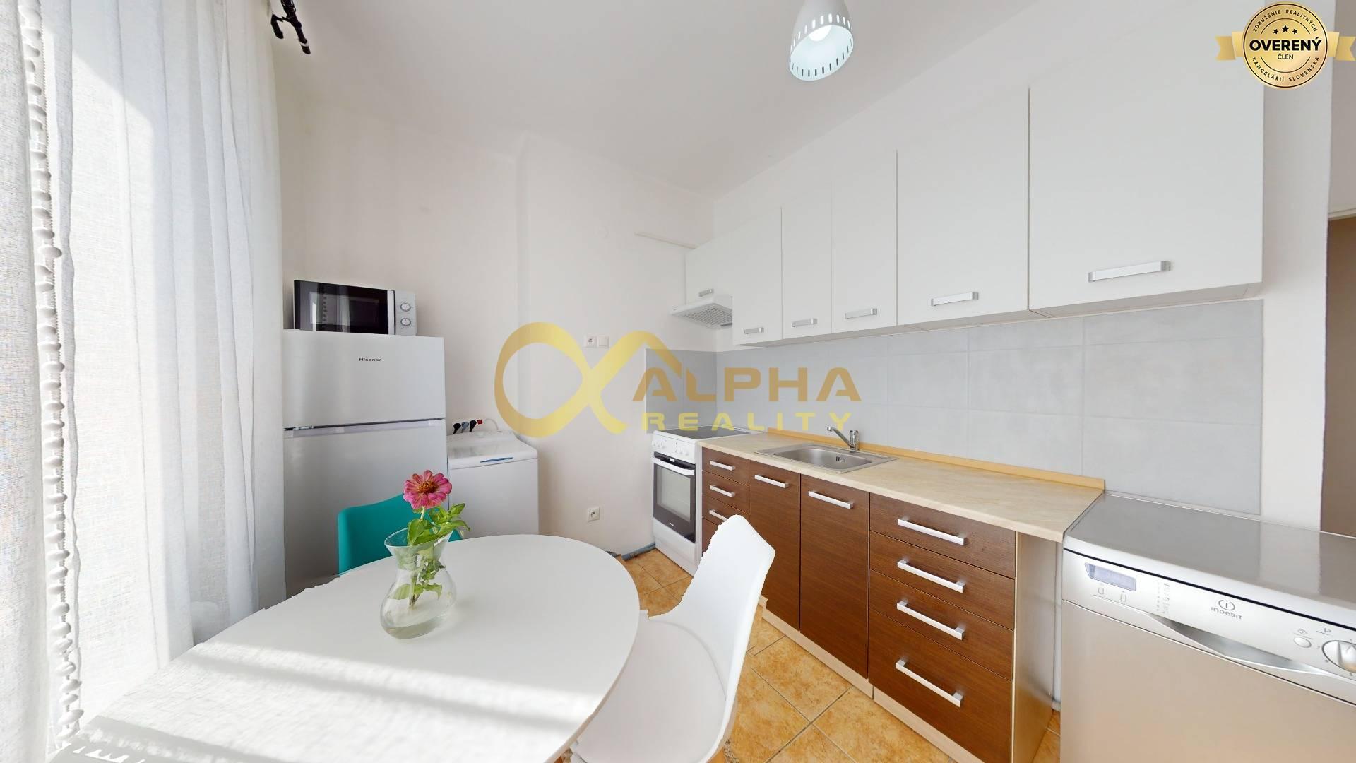 EXKLUZÍVNE 2 izbový byt s balkónom, centrum, Spišská Nová Ves