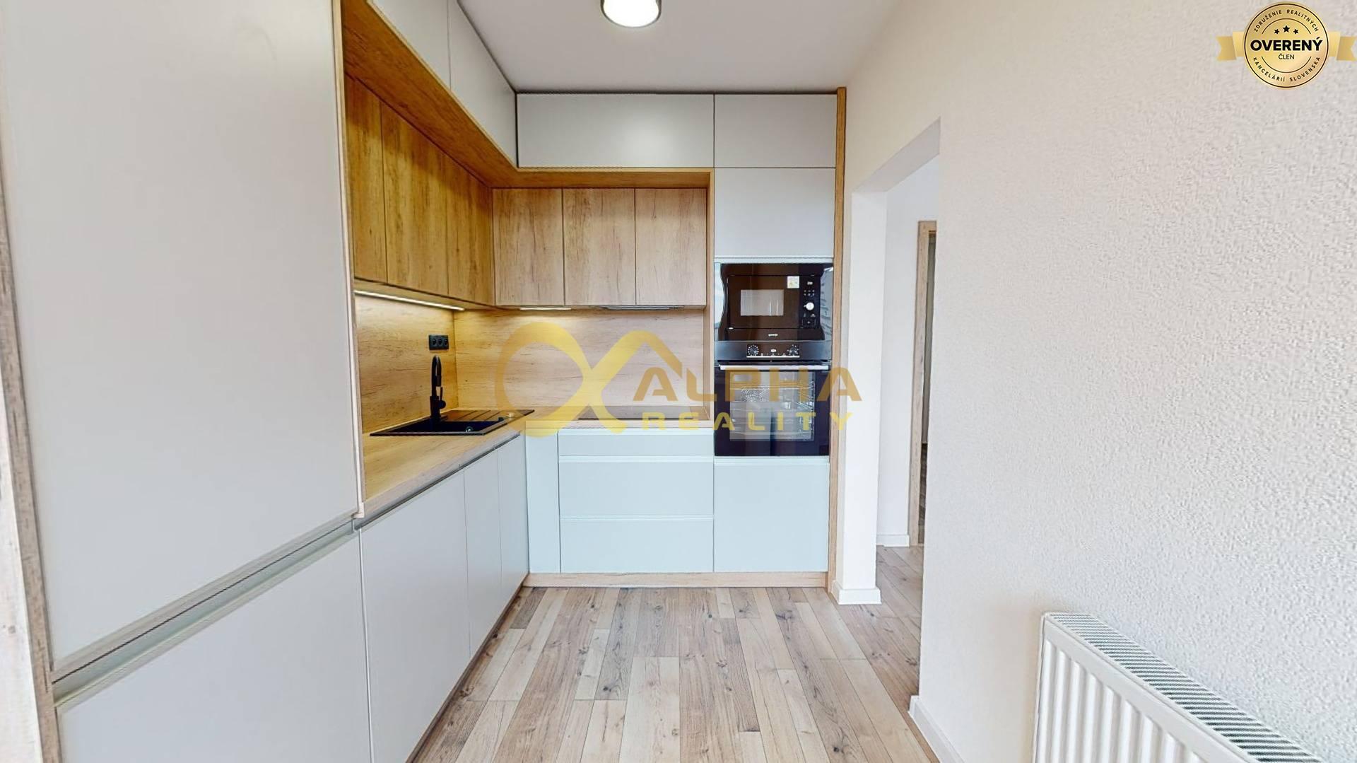 EXKLUZÍVNE 3i byt po kompletnej rekonštrukcii, sídl. Západ, Sp.N.Ves