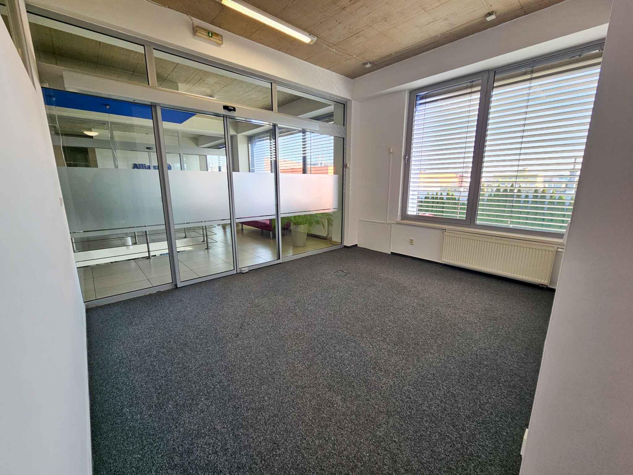 Prenájom kancelárske, obchodné priestory 50 m2, Spišská Nová Ves