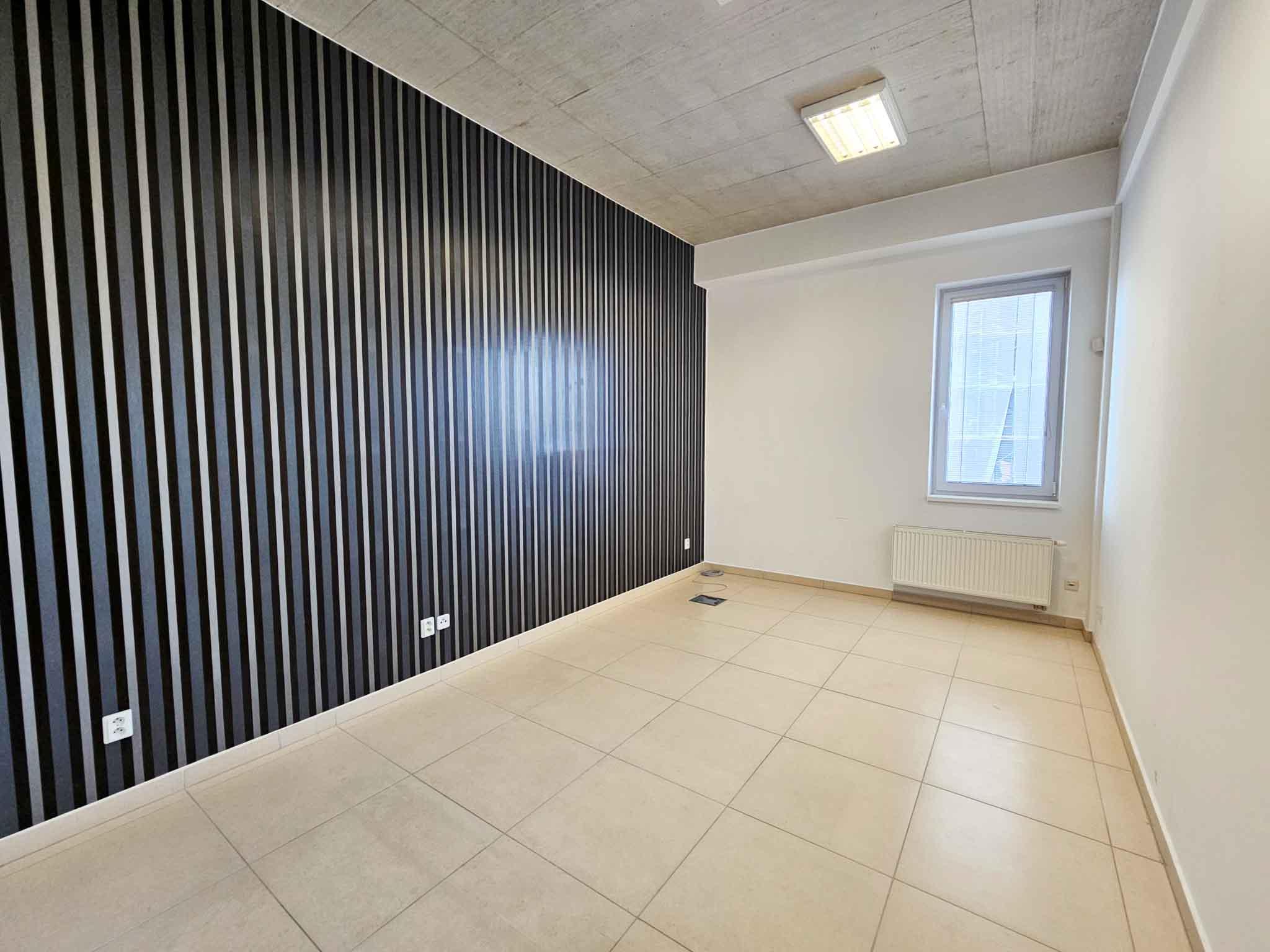 Prenájom kancelársky priestor 16,7 m2, Spišská Nová Ves