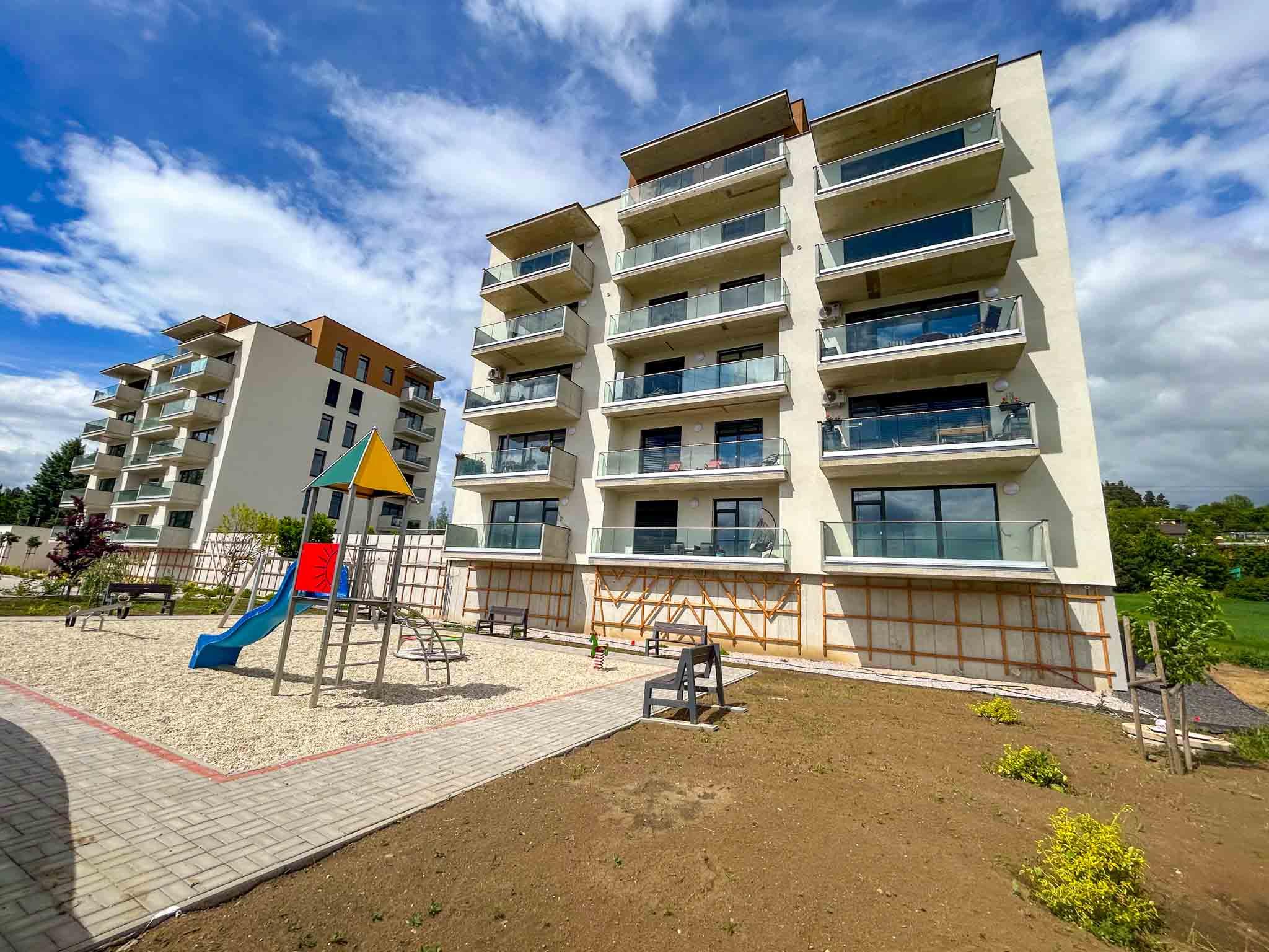 3i byty s balkónom, terasou, garážovým státím, Zelené údolie, Sp. Nová Ves