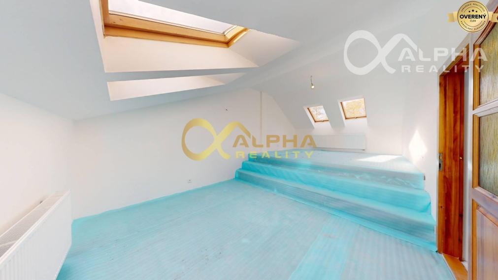 Exkluzívne 3i podkrovný byt s balkónom, 133m2, centrum, SNV