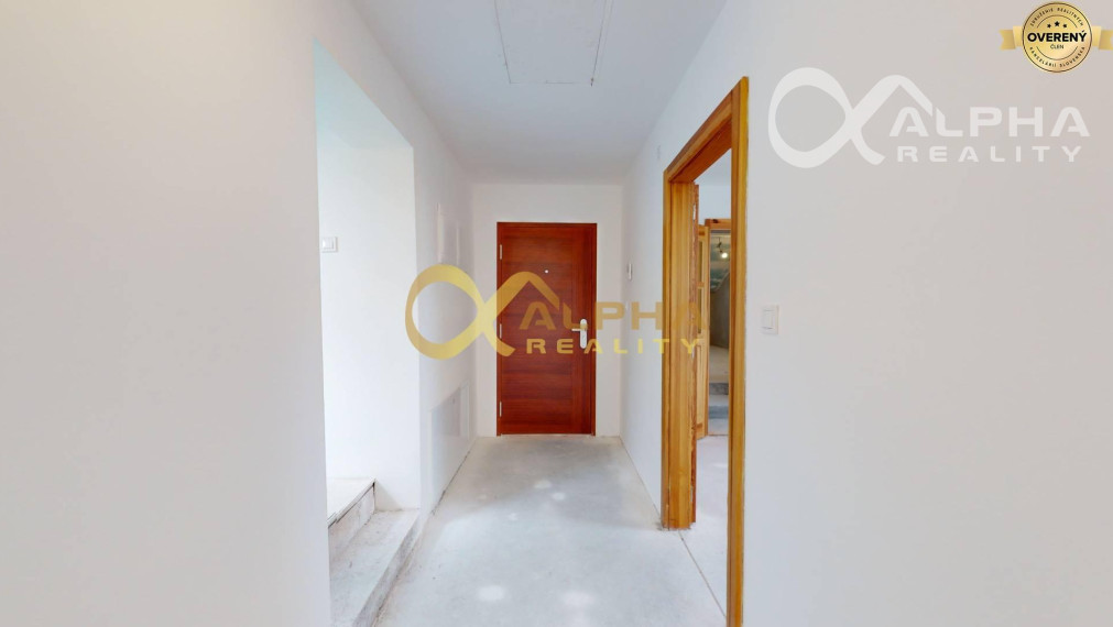 Exkluzívne 3i podkrovný byt s balkónom, 133m2, centrum, SNV