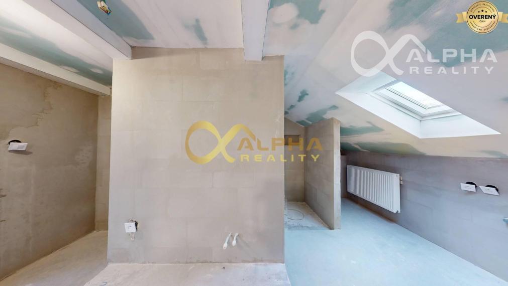 Exkluzívne 3i podkrovný byt s balkónom, 133m2, centrum, SNV