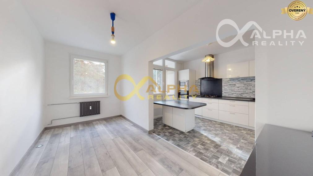 Prenájom: 4 izbový byt s loggiou, sídlisko Mier, Sp.N.Ves