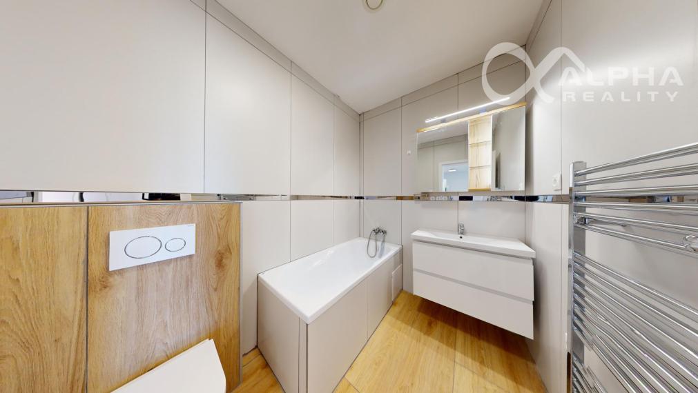 Prenájom 4i byt v rodinnom dome s parkovaním, Novoveská Huta