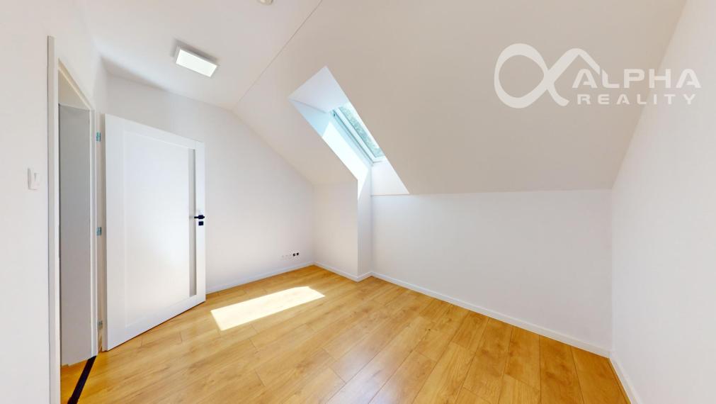 Prenájom 4i byt v rodinnom dome s parkovaním, Novoveská Huta