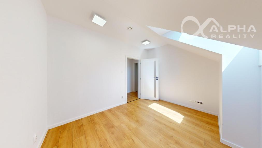 Prenájom 4i byt v rodinnom dome s parkovaním, Novoveská Huta