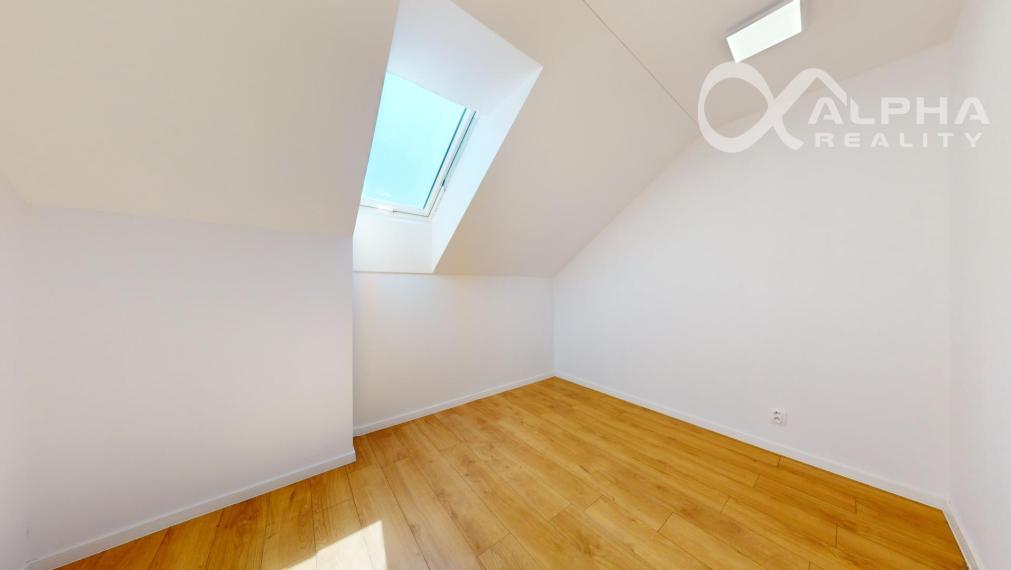 Prenájom 4i byt v rodinnom dome s parkovaním, Novoveská Huta