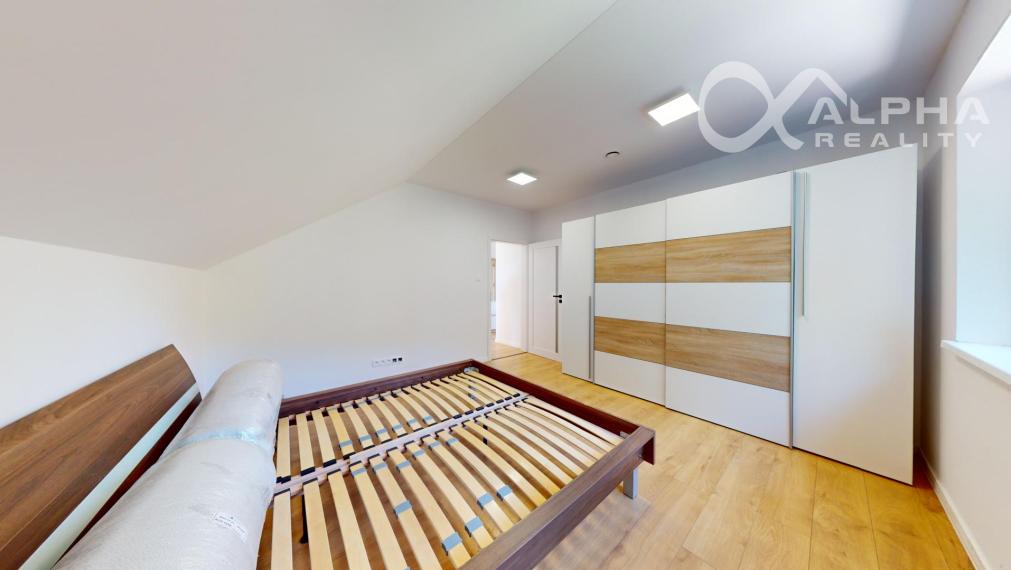 Prenájom 4i byt v rodinnom dome s parkovaním, Novoveská Huta