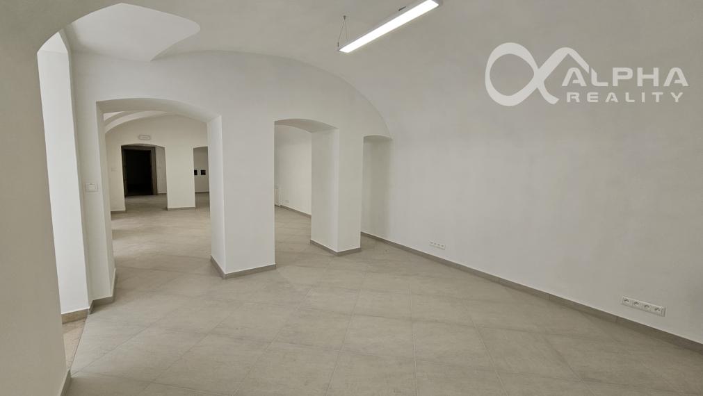 Prenájom obchodných priestorov, 268m2, Letná ulica, Spišská Nová Ves