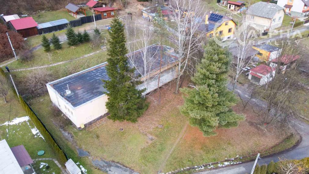 Budova s pozemkom, obec Helcmanovce, okres Gelnica