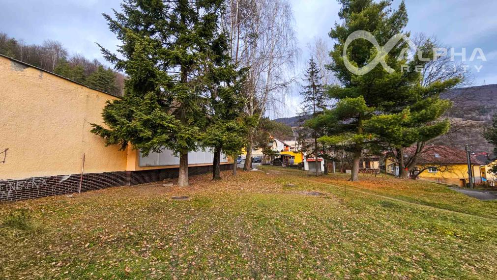 Budova s pozemkom, obec Helcmanovce, okres Gelnica