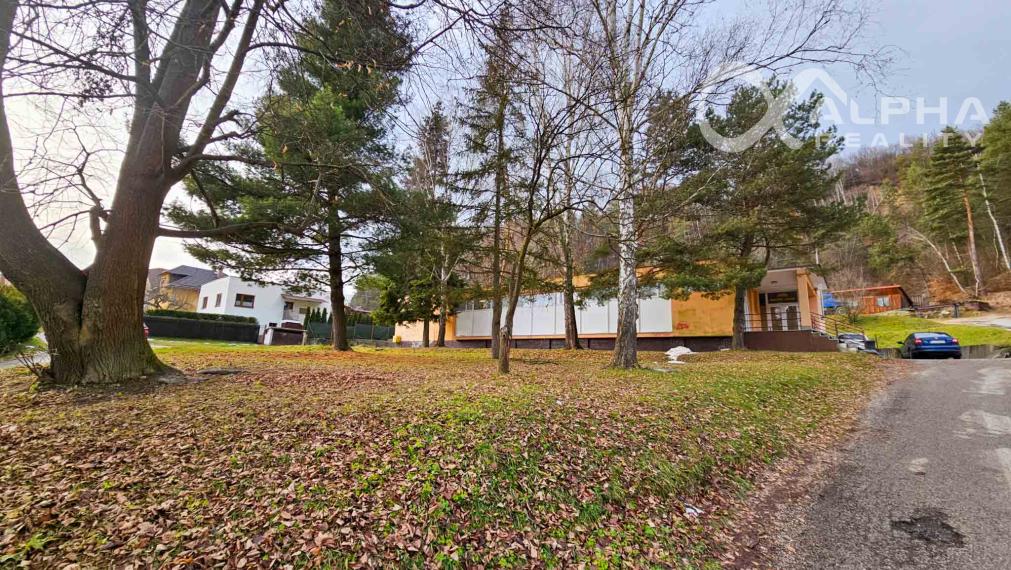 Budova s pozemkom, obec Helcmanovce, okres Gelnica