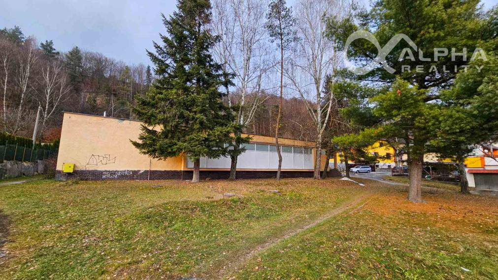 Budova s pozemkom, obec Helcmanovce, okres Gelnica