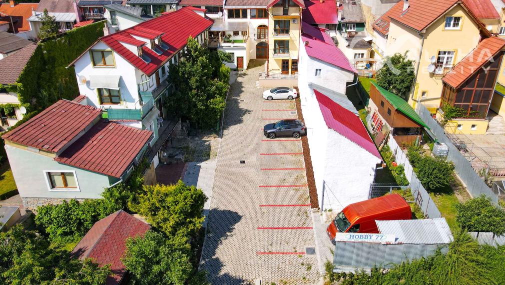 Exkluzívny 2 izbový byt s parkovaním, centrum, Spišská Nová Ves