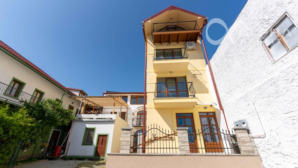 Exkluzívny 2 izbový byt s parkovaním, centrum, Spišská Nová Ves