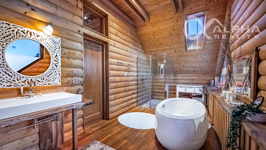 Zrubový rodinný dom, Veľká Lomnica