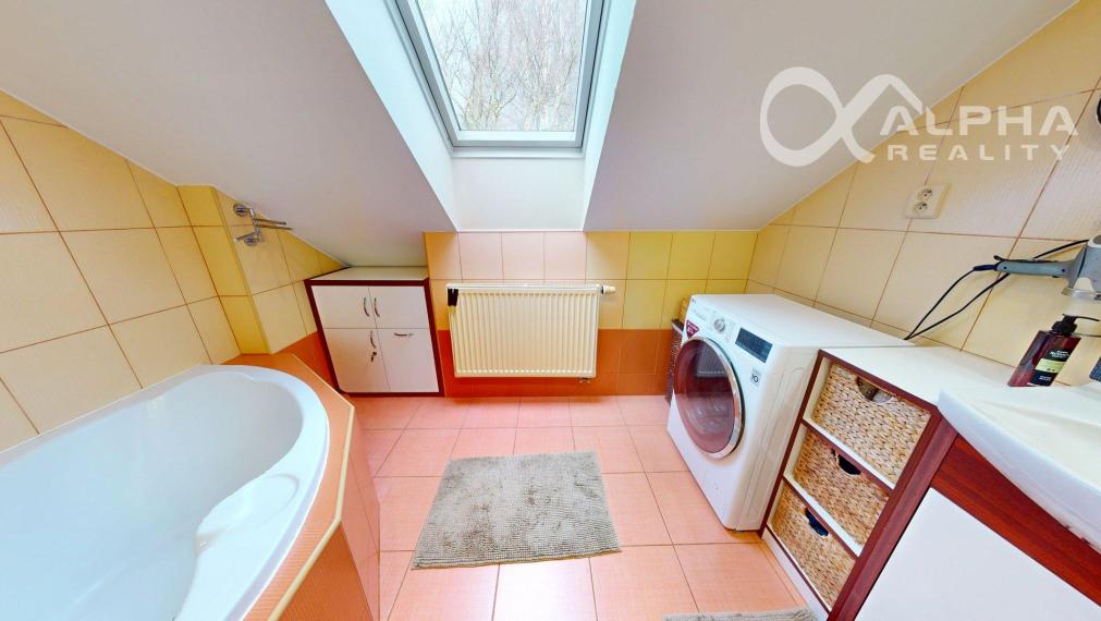EXKLUZÍVNE 3i podkrovný byt s terasou, centrum, Spišská Nová Ves