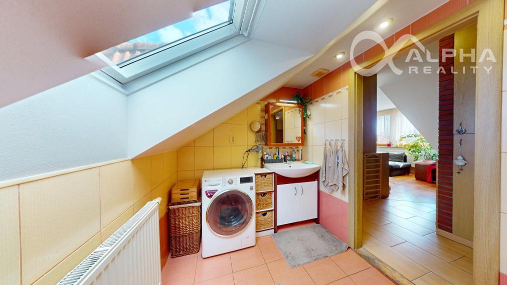 EXKLUZÍVNE 3i podkrovný byt s terasou, centrum, Spišská Nová Ves