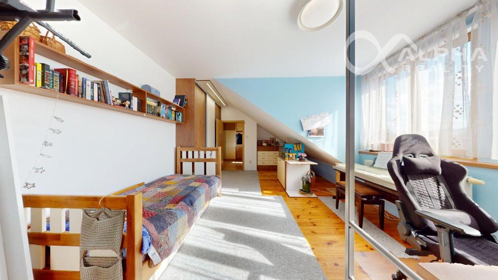 EXKLUZÍVNE 3i podkrovný byt s terasou, centrum, Spišská Nová Ves