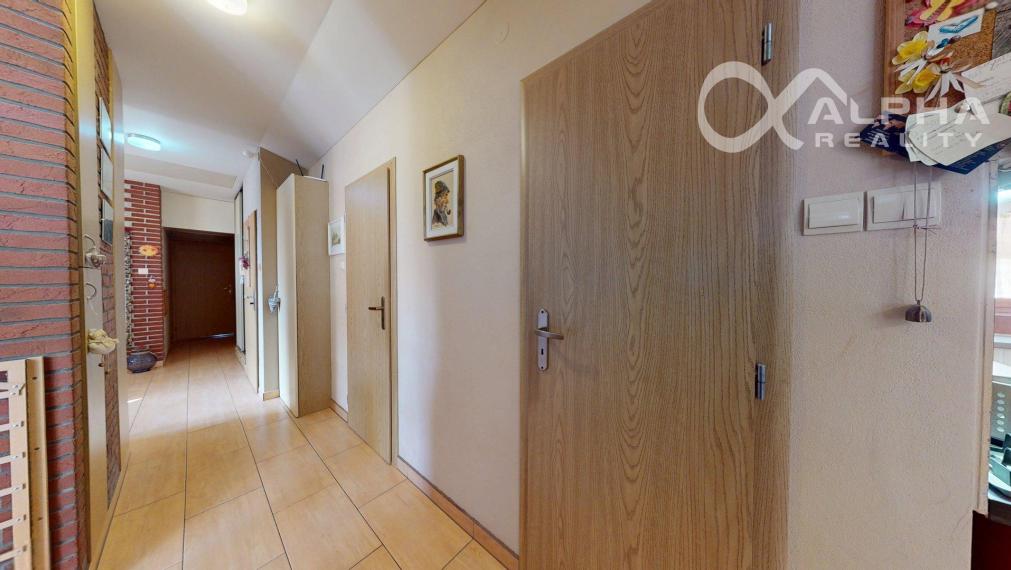 EXKLUZÍVNE 3i podkrovný byt s terasou, centrum, Spišská Nová Ves