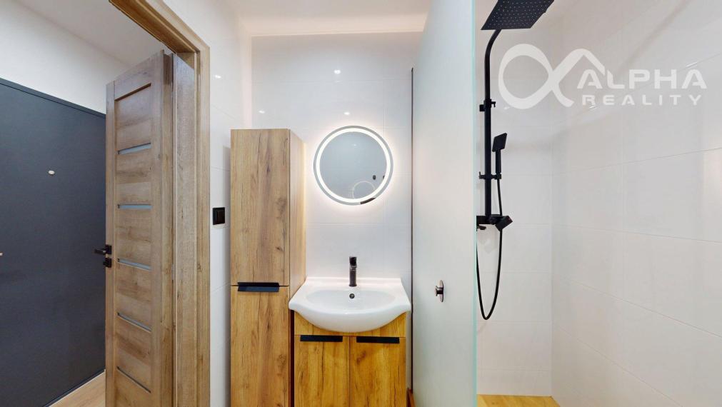 Prenájom 1 izbový byt s loggiou, centrum, Spišská Nová Ves