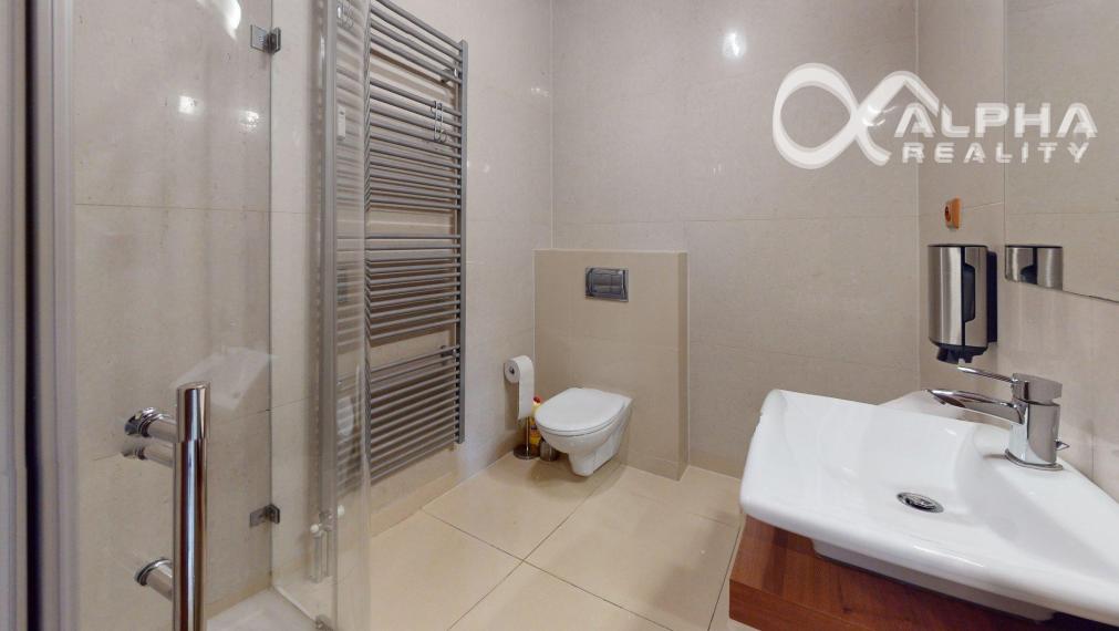 PRENÁJOM 2i apartmán s terasou, parkovaním, Veľká Lomnica