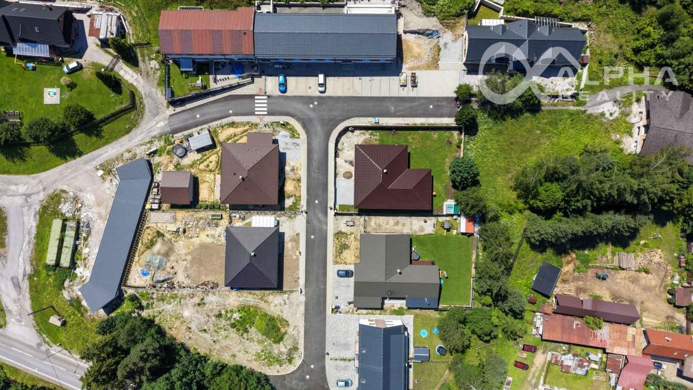 EXKLUZÍVNE Stavebný pozemok, 916m2, Novoveská Huta