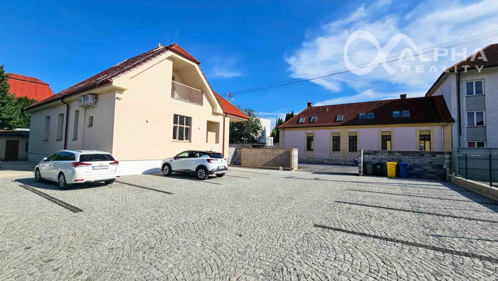 Prenájom 3i byt, s parkovaním, centrum, Spišská Nová Ves