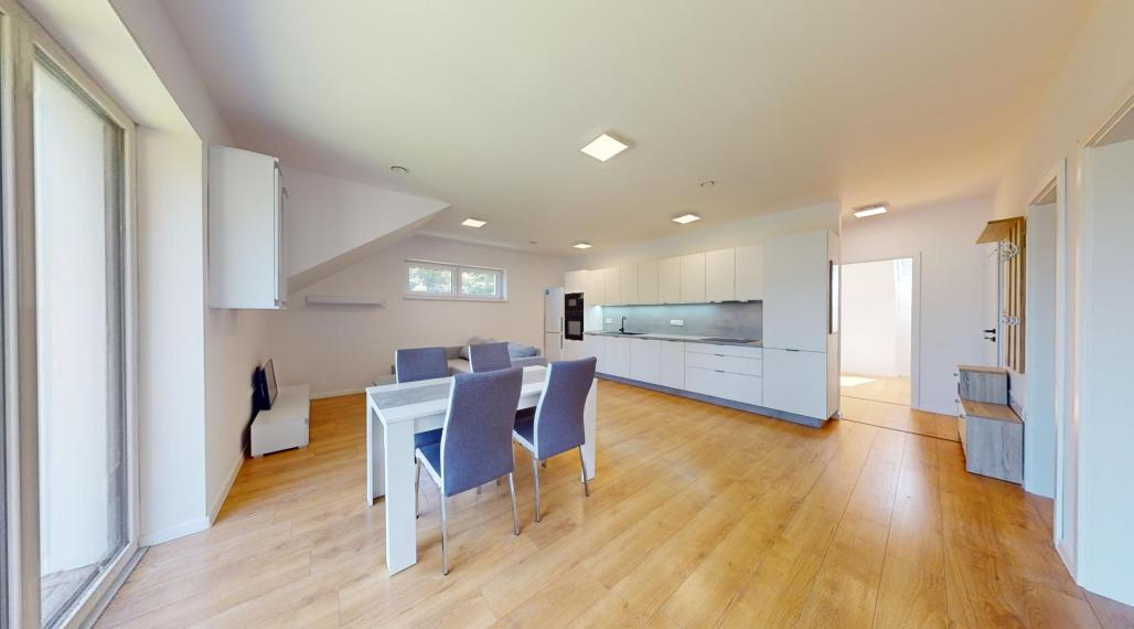 Prenájom 4i byt v rodinnom dome s parkovaním, Novoveská Huta