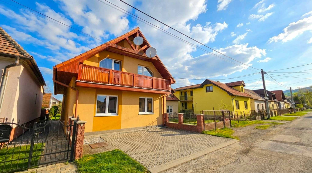 EXKLUZÍVNE dvojgeneračný rodinný dom, mesto Spišské Vlachy