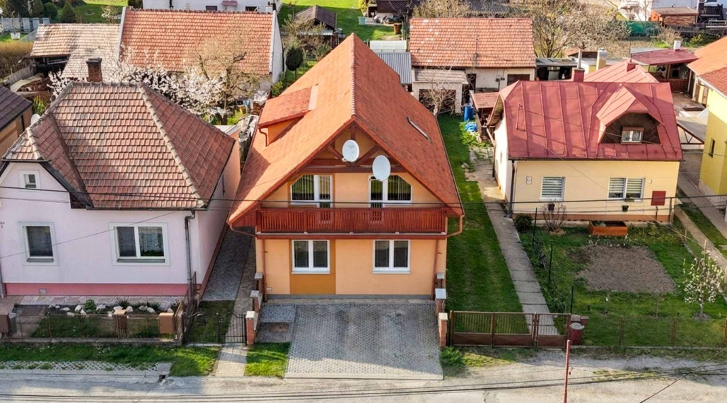 EXKLUZÍVNE dvojgeneračný rodinný dom, mesto Spišské Vlachy