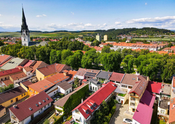 Exkluzívny 2 izbový byt s parkovaním, centrum, Spišská Nová Ves