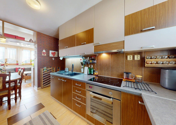 EXKLUZÍVNE 3i podkrovný byt s terasou, centrum, Spišská Nová Ves