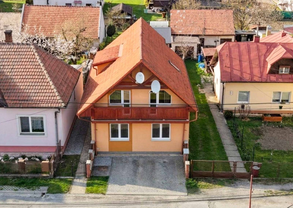 EXKLUZÍVNE dvojgeneračný rodinný dom, mesto Spišské Vlachy