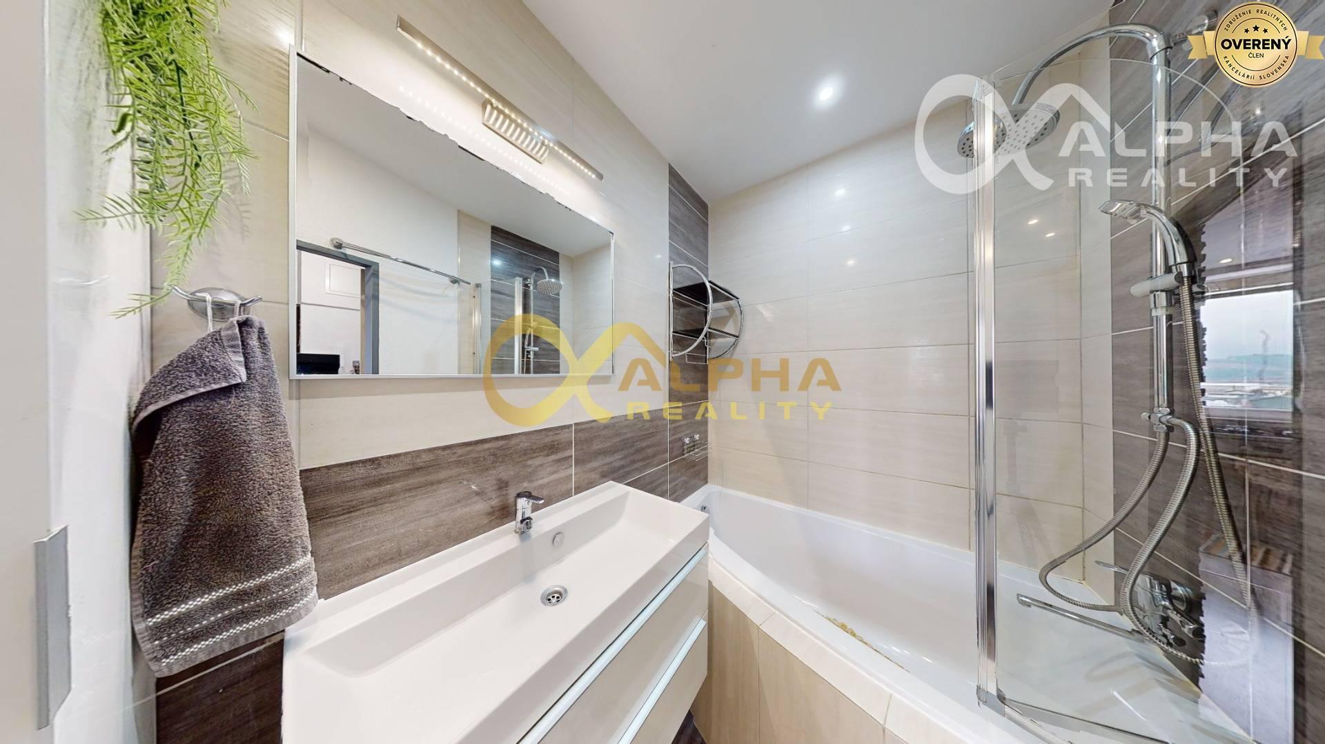 EXKLUZÍVNE 3 izbový byt s loggiou, sídlisko Mier, Spišská Nová Ves