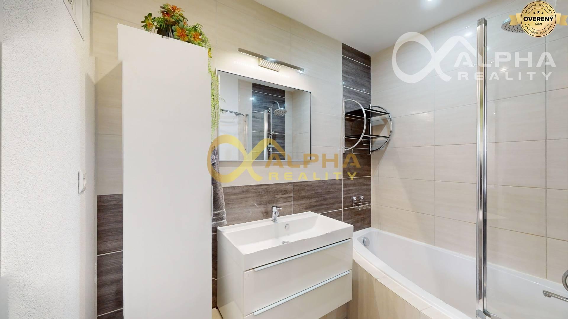 EXKLUZÍVNE 3 izbový byt s loggiou, sídlisko Mier, Spišská Nová Ves