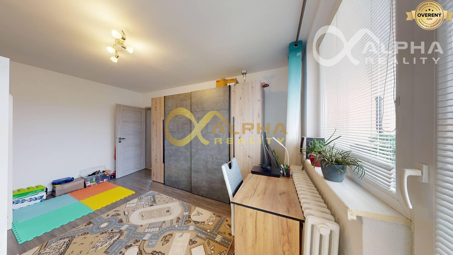 EXKLUZÍVNE 3 izbový byt s loggiou, sídlisko Mier, Spišská Nová Ves