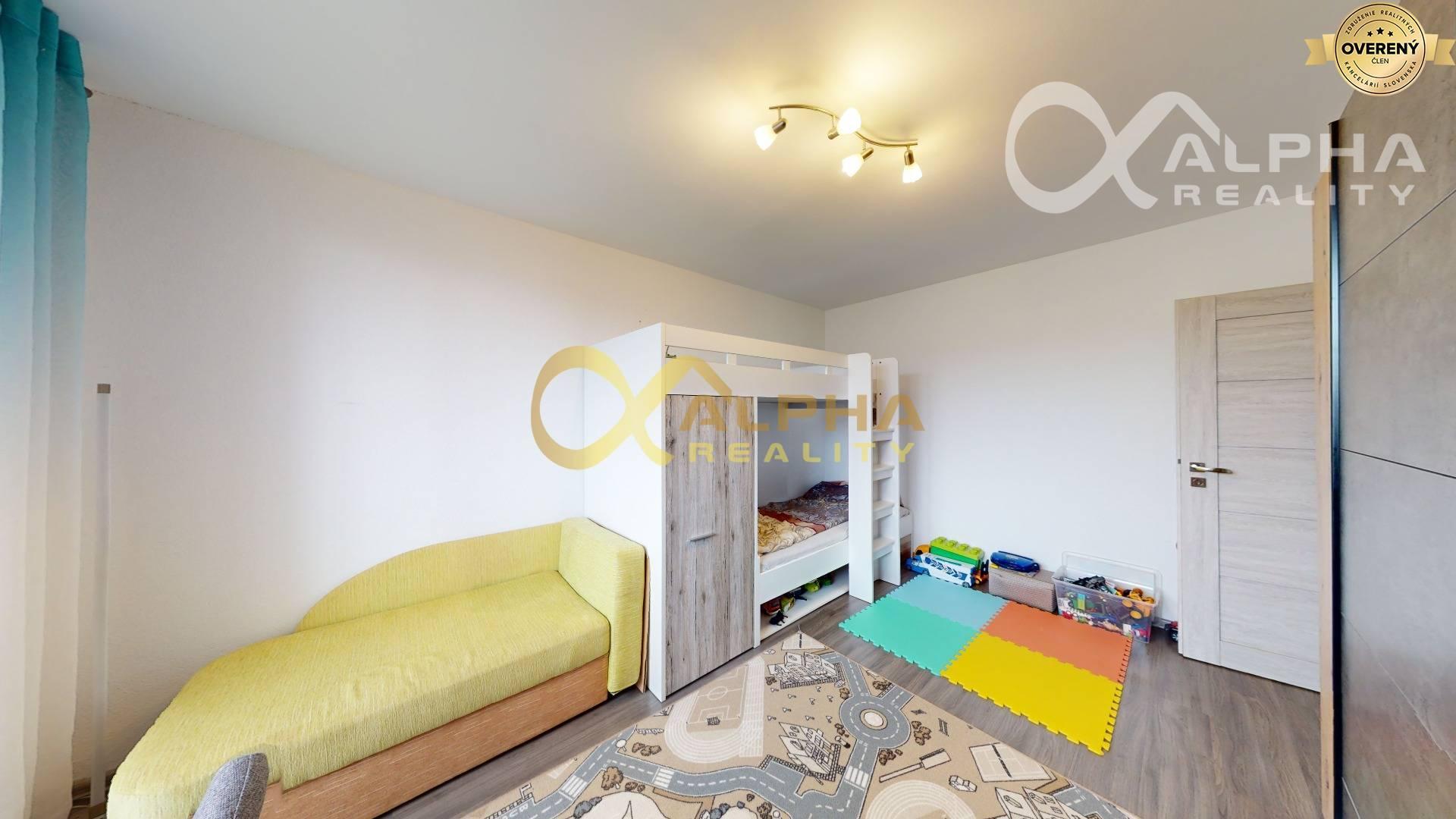 EXKLUZÍVNE 3 izbový byt s loggiou, sídlisko Mier, Spišská Nová Ves