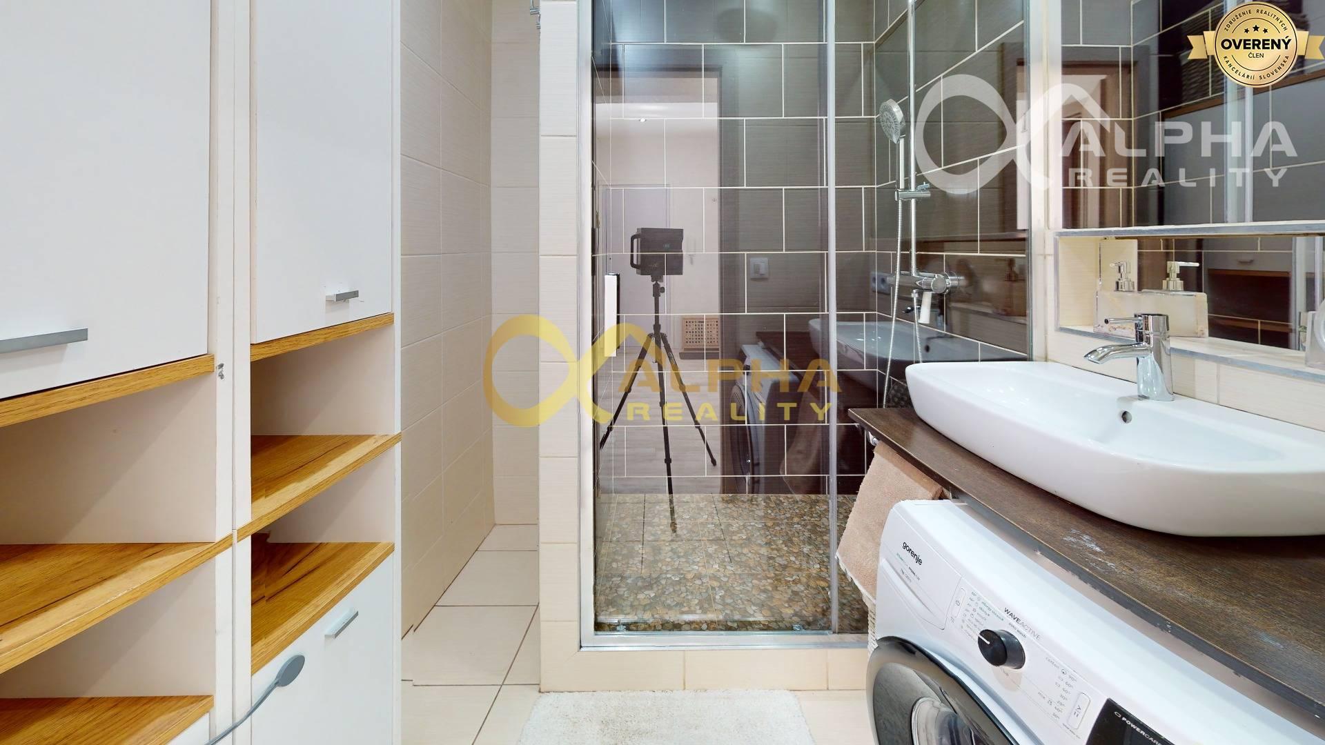 EXKLUZÍVNE 3 izbový byt s loggiou, sídlisko Západ, Spišská Nová Ves