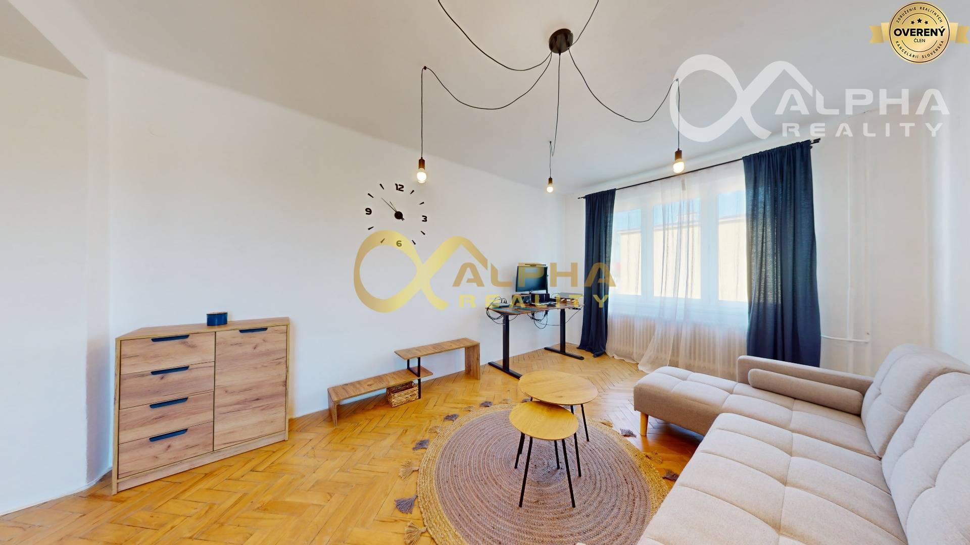 EXKLUZÍVNE 2 izbový byt s balkónom, centrum, Spišská Nová Ves