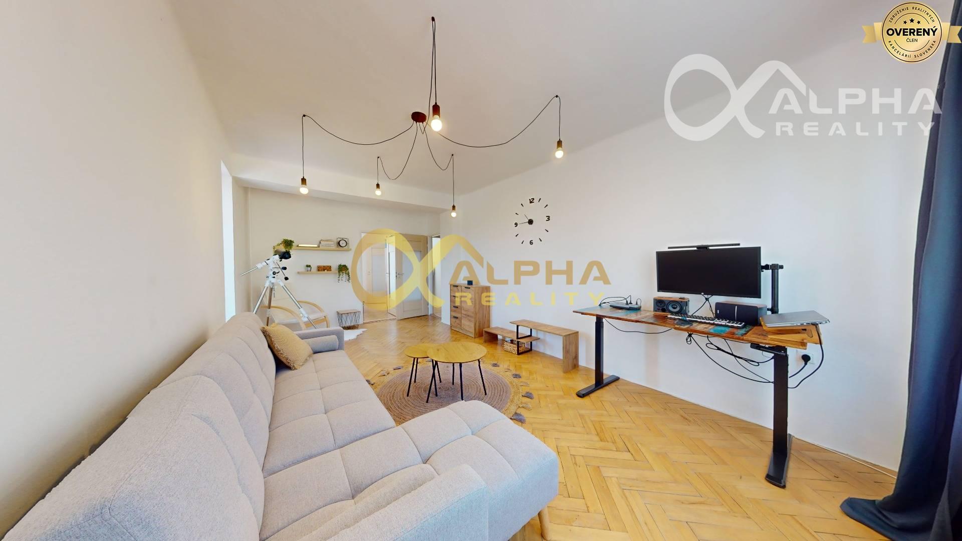 EXKLUZÍVNE 2 izbový byt s balkónom, centrum, Spišská Nová Ves