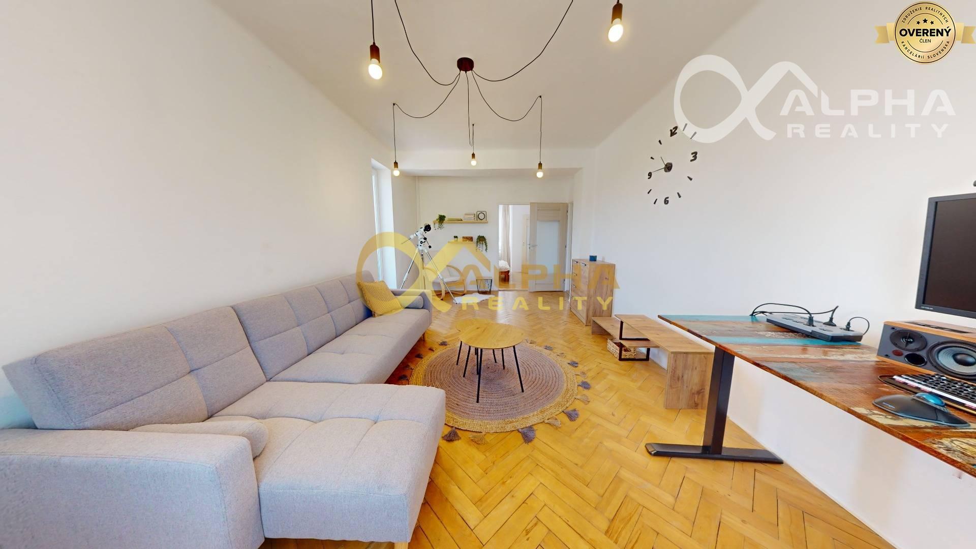 EXKLUZÍVNE 2 izbový byt s balkónom, centrum, Spišská Nová Ves