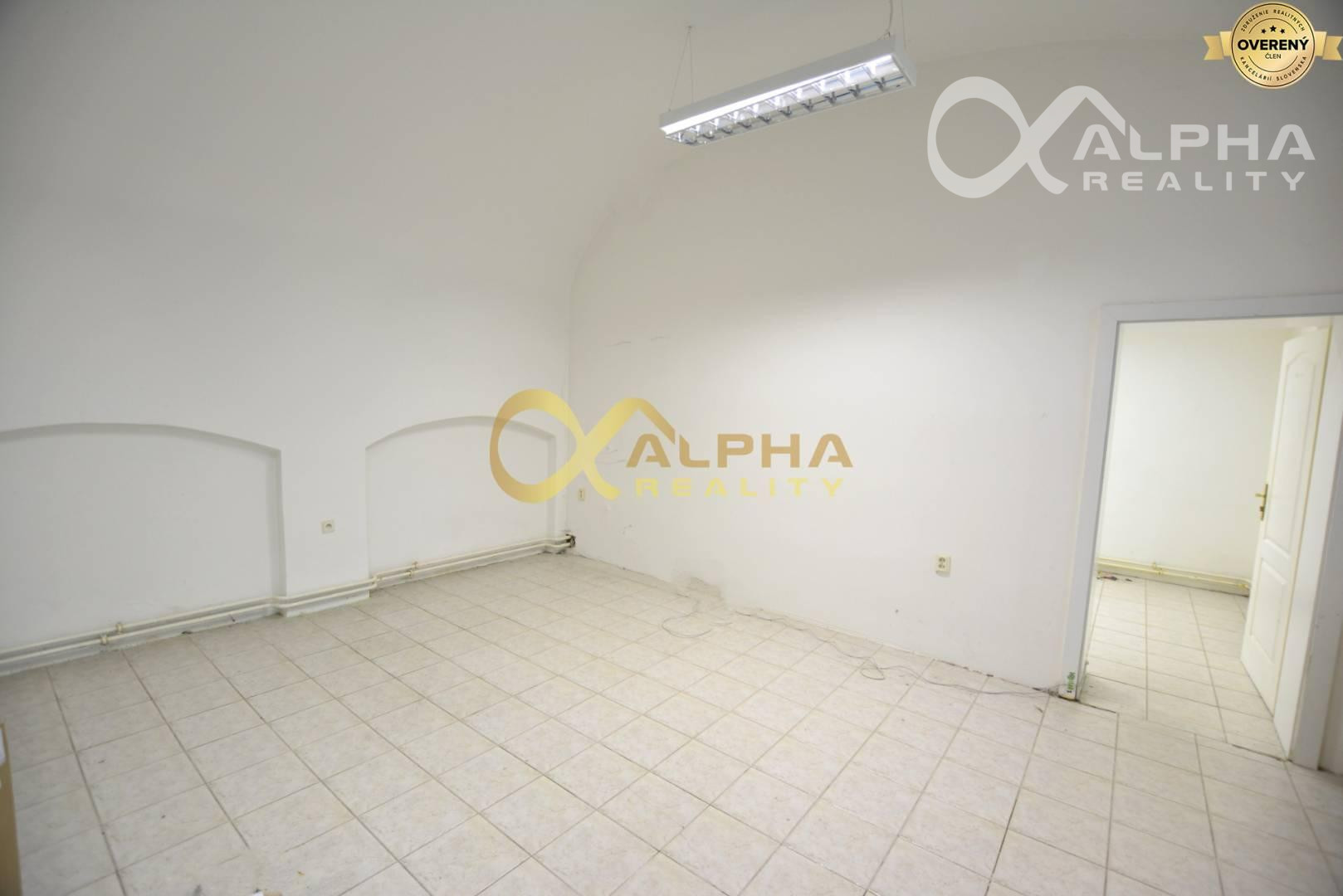 Prenájom obchodných priestorov, centrum, Spišská Nová Ves