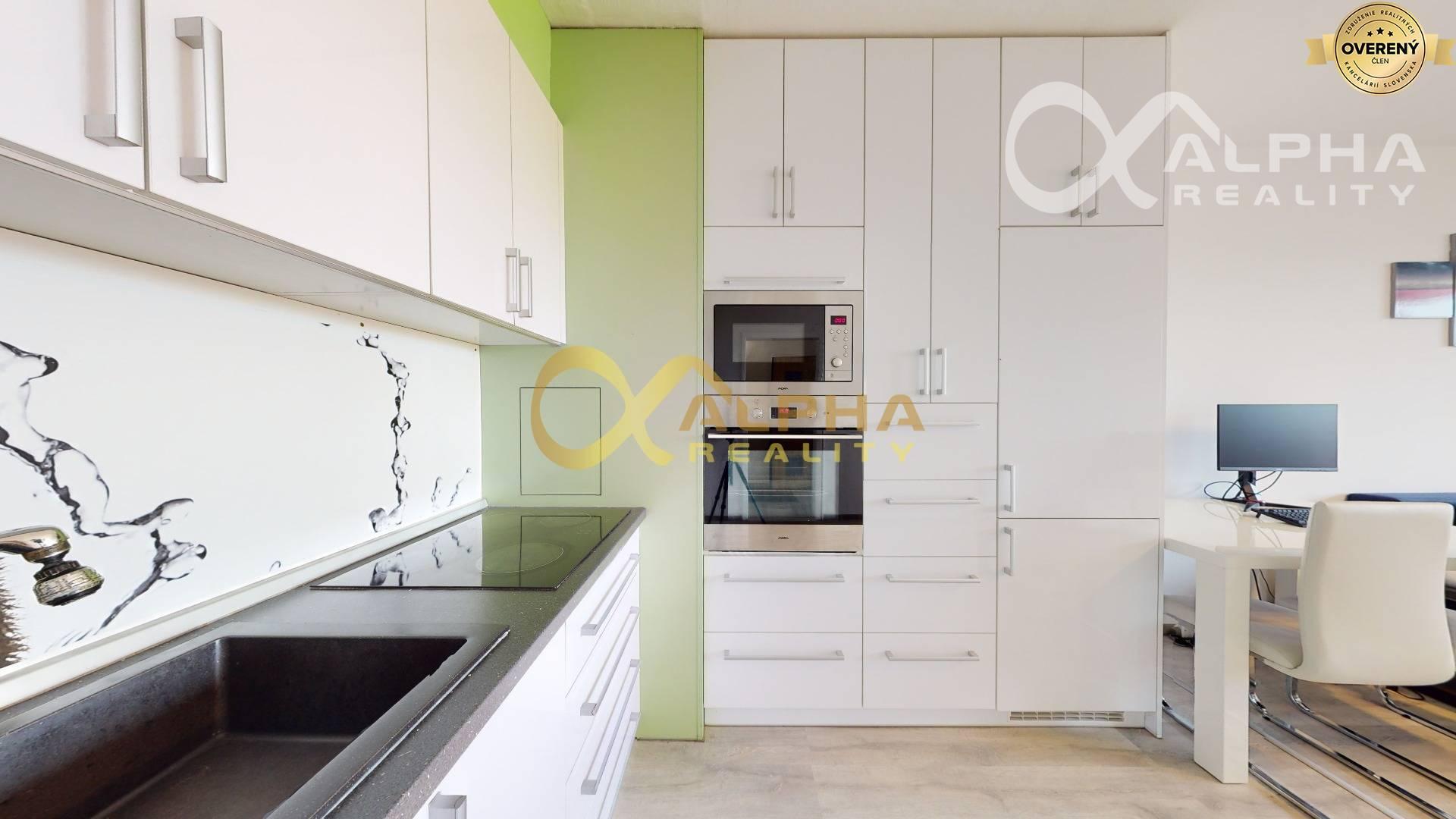 EXKLUZÍVNE 2 izbový byt s 2 loggiami, Spišská Nová Ves