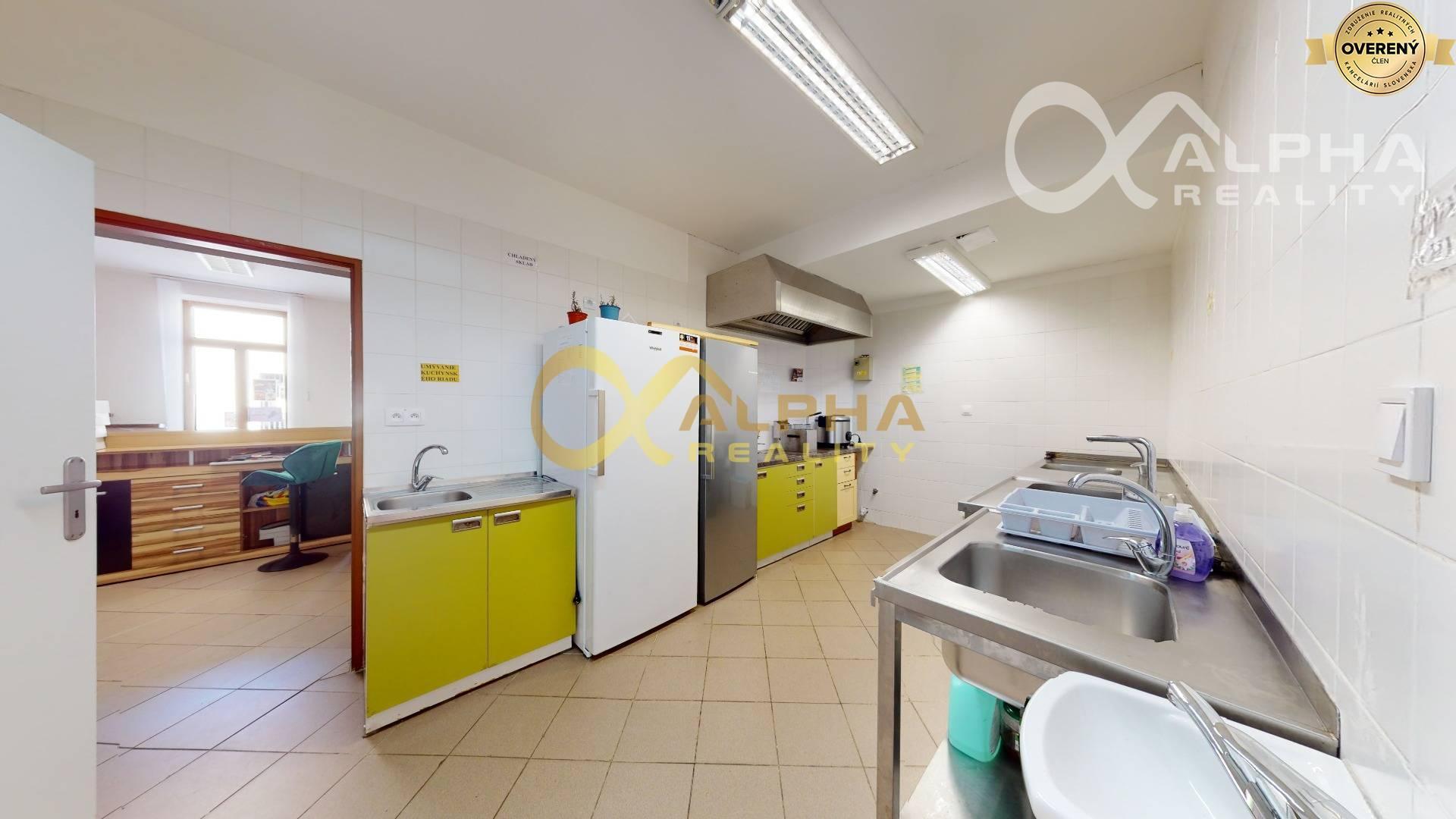 EXKLUZÍVNE Polyfunkčný objekt, širšie centrum, Spišská Nová Ves