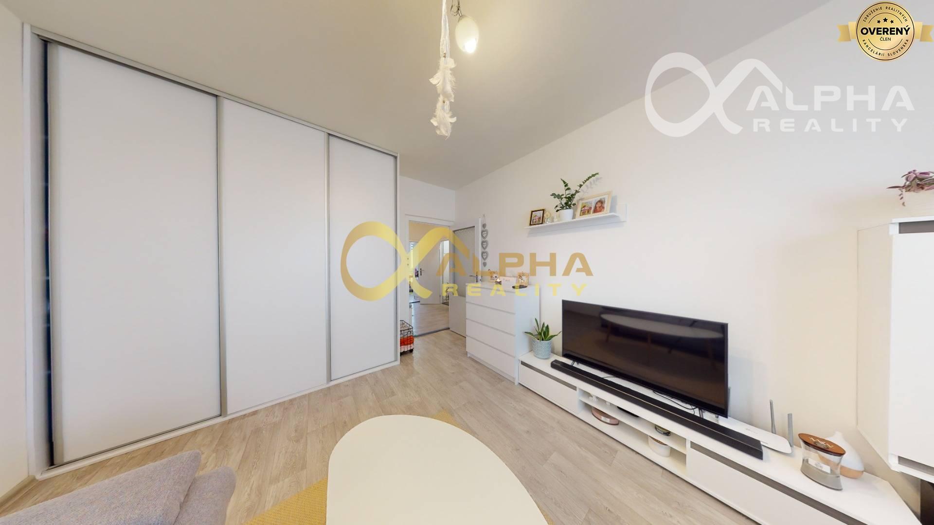 2 izbový byt s loggiou, sídlisko Západ, Levoča