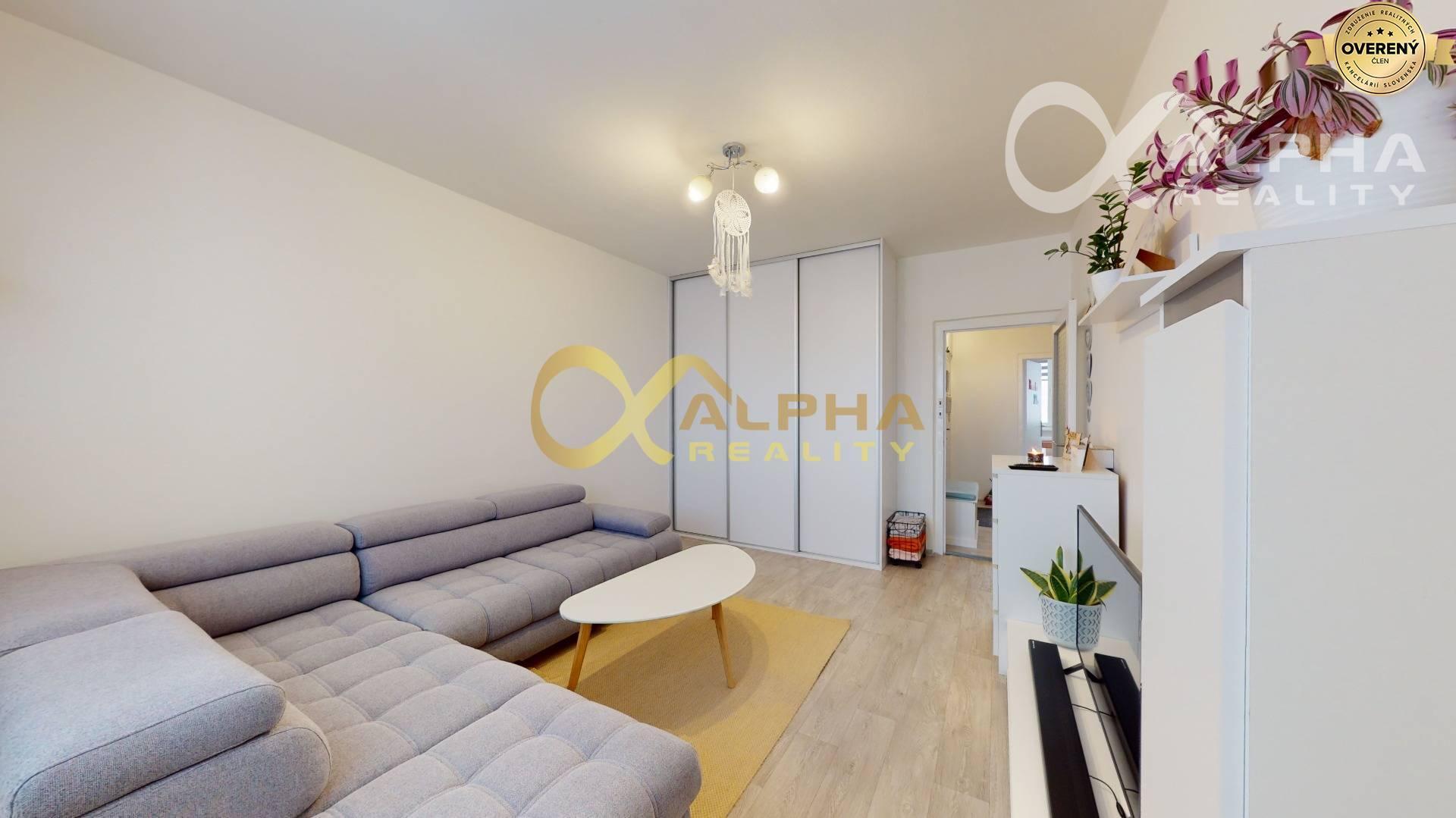 2 izbový byt s loggiou, sídlisko Západ, Levoča