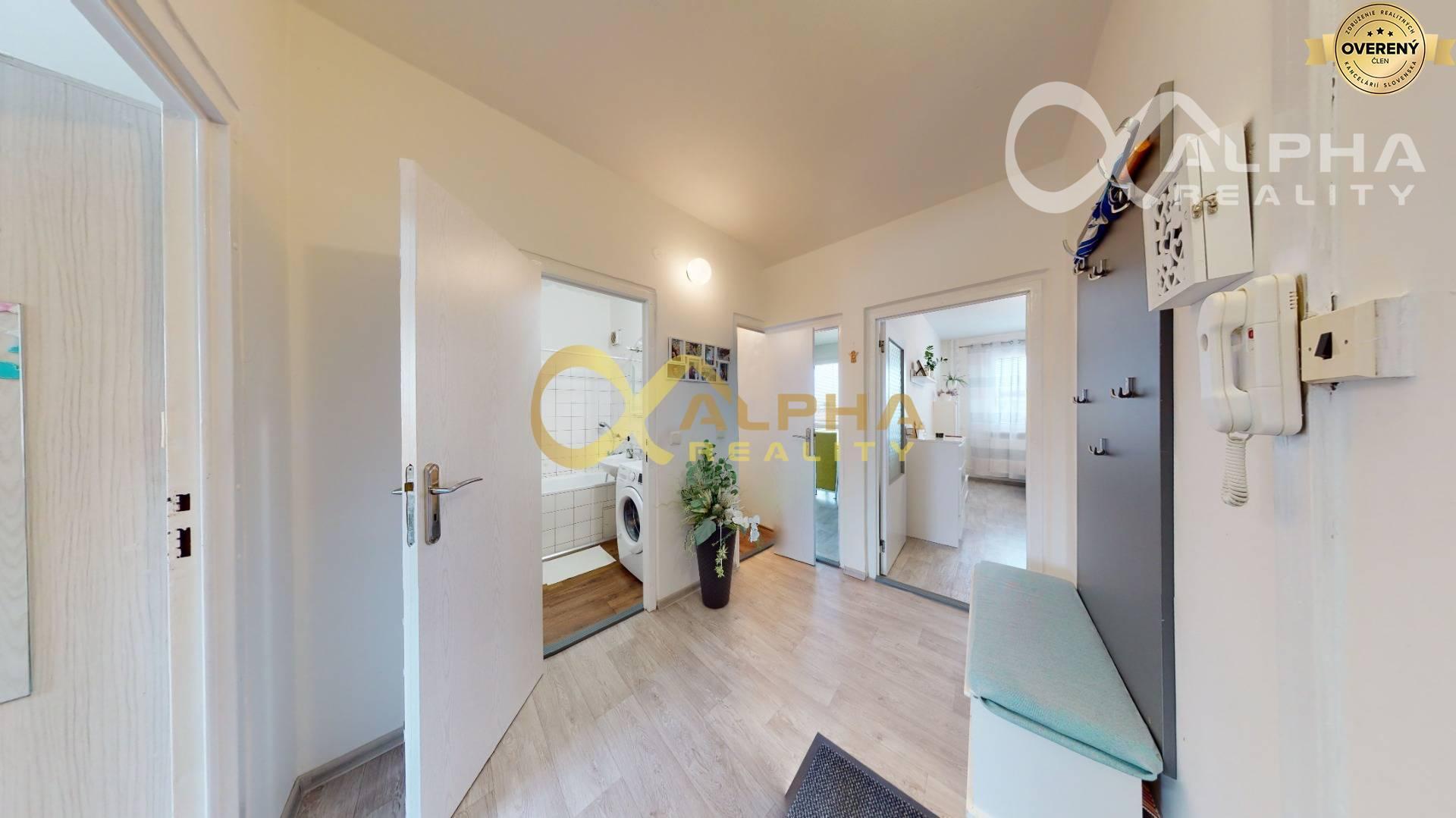 2 izbový byt s loggiou, sídlisko Západ, Levoča